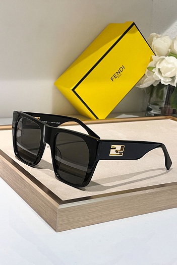 Солнцезащитные очки Fendi Baguette   
