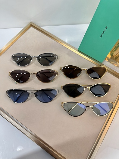 Солнцезащитные очки Tiffany & Co   
