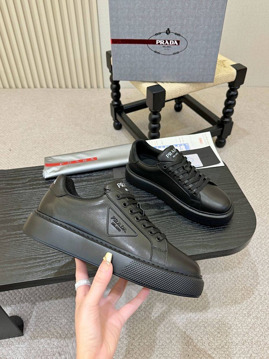 Мужские кожаные кроссовки Prada 