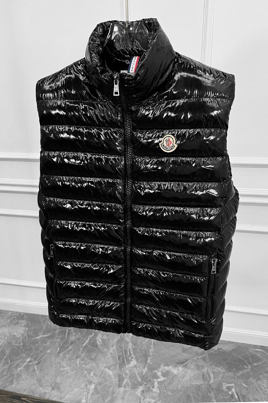 Мужская безрукавка чёрного цвета Moncler logo-patch 
