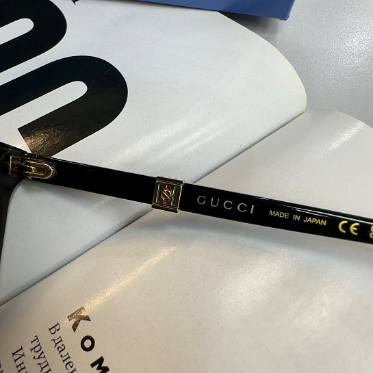Солнцезащитные очки Gucci GG logo