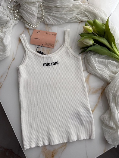 Белый женский топ MIU MIU   