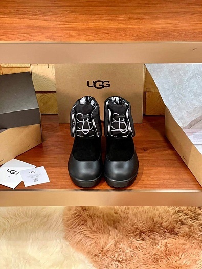 Женские замшевые ботинки UGG Classic Maxi Toggle Mini - Black   