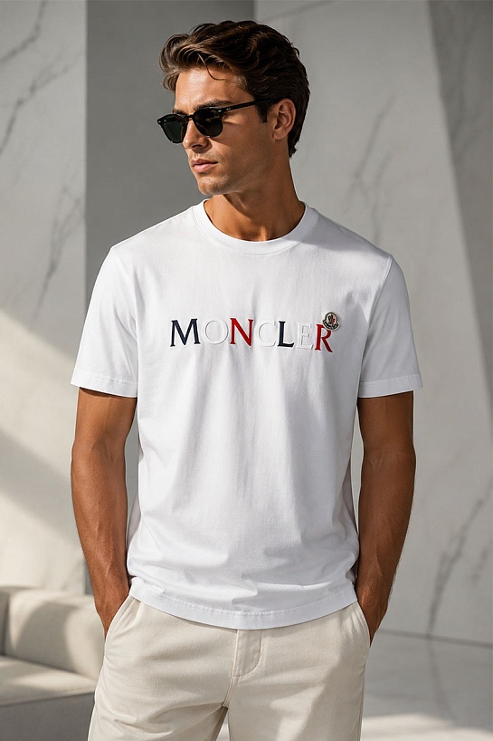 Мужская белая футболка Moncler colorful logo patch