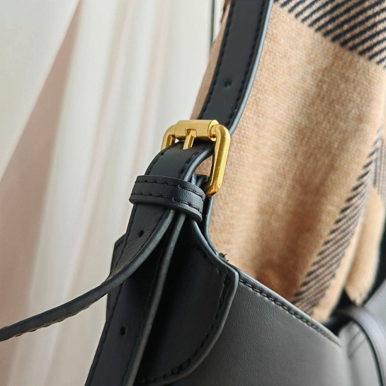 Кожаная сумка-хобо Ralph Lauren 37x27 см