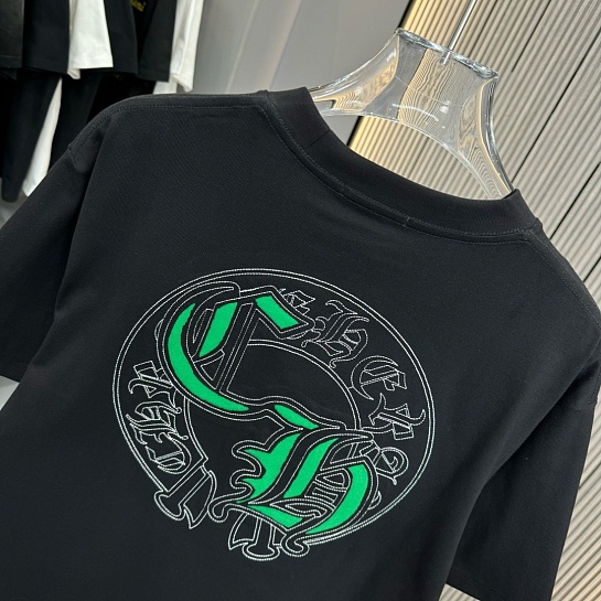 Чёрная оверсайз футболка Gothic logo