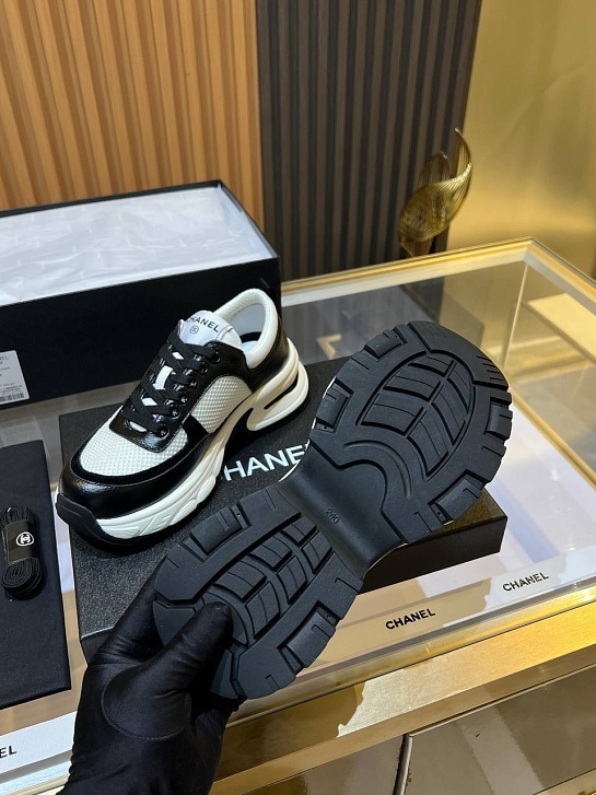 Женские кожаные кроссовки Chanel Premium - Black / White