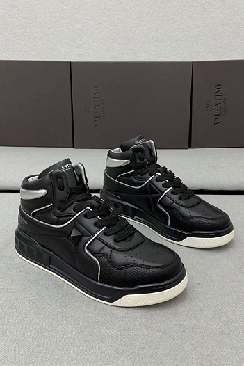 Кожаные кроссовки Valentino Garavani One Stud high top   