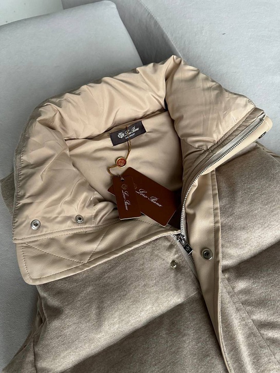 Женская бежевая жилетка Loro Piana