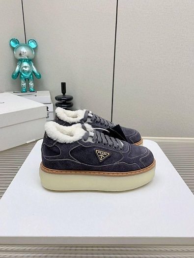 Женские замшевые кроссовки с мехом Prada premium - Grey   