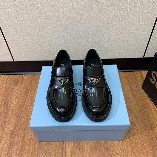 Женские кожаные лоферы Prada premium   