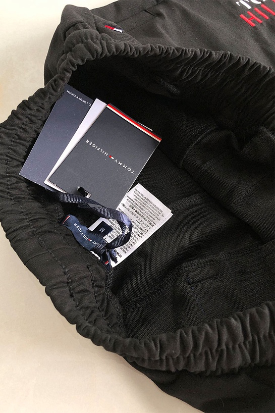 Чёрные мужские шорты Tommy Hilfiger