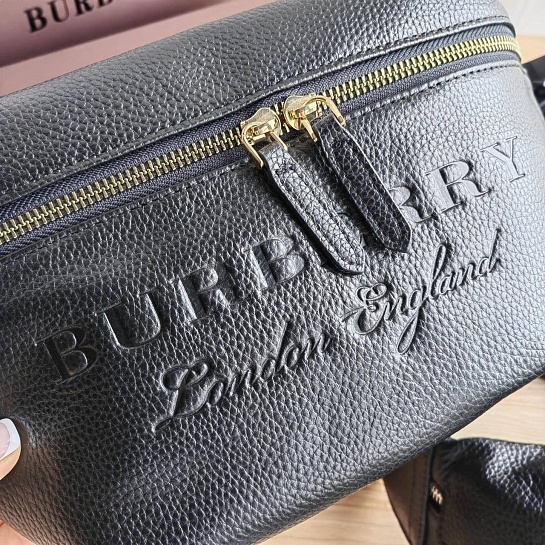Кожаная сумка на пояс Burberry 30х17 см