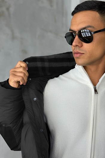 Чёрный пуховик Burberry London England logo-patch   