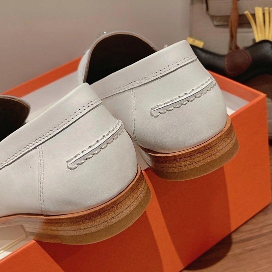 Женские кожаные лоферы Hermes