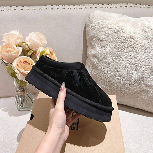 Меховые женские слипоны UGG Tassle - Black   