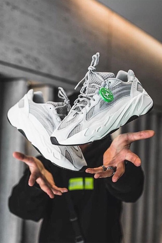 Кроссовки Adidas Yeezy Boost 700 V2 "Static"