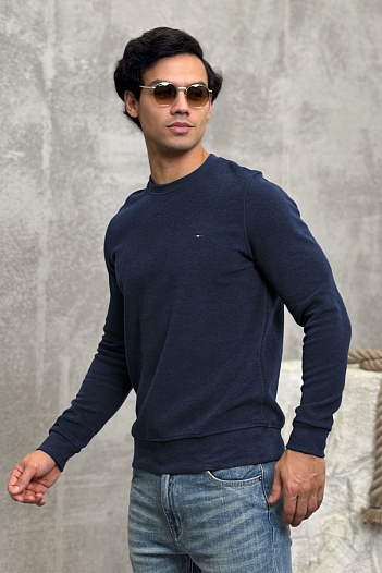 Мужской свитшот тёмно-синего цвета Tommy Hilfiger   