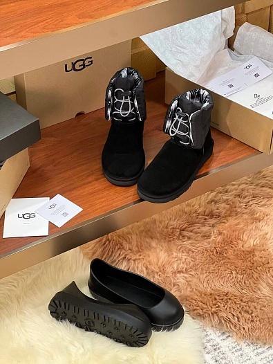 Женские замшевые ботинки UGG Classic Maxi Toggle Mini - Black   