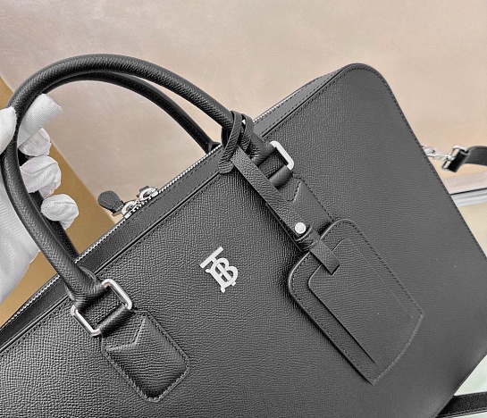 Кожаная сумка Burberry Аinsworth Premium 27x5x37 см