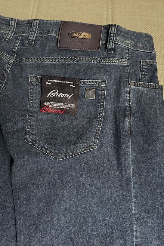 Мужские джинсы светло-синего цвета Brioni regular fit