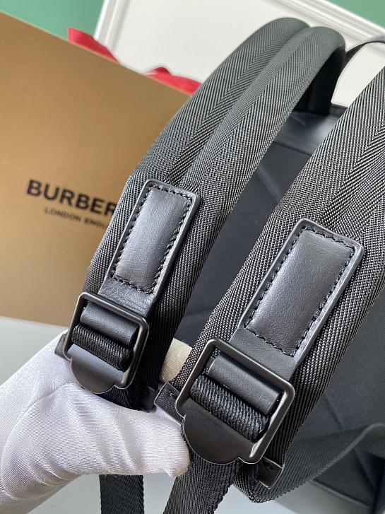 Нейлоновый рюкзак Burberry Premium 42.5x30x14.5 см