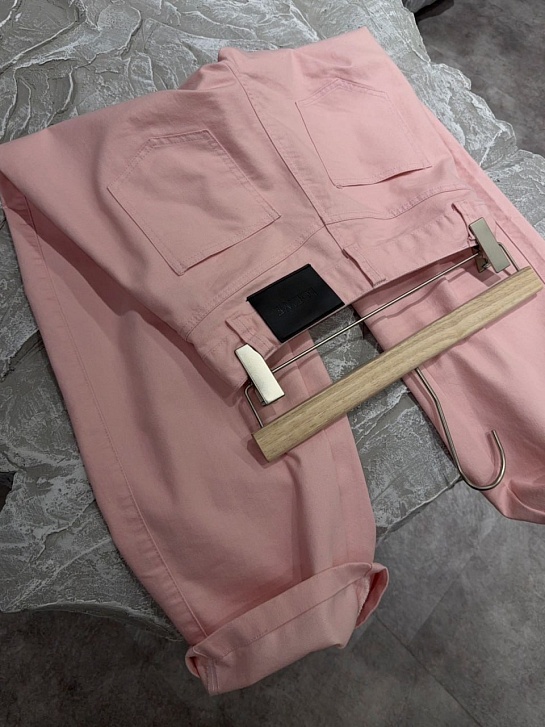 Розовые женские джинсы Loewe