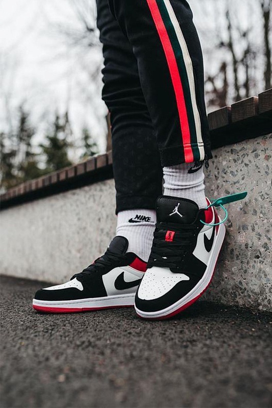 Кроссовки Nike Air Jordan 1 Low "Black Toe"