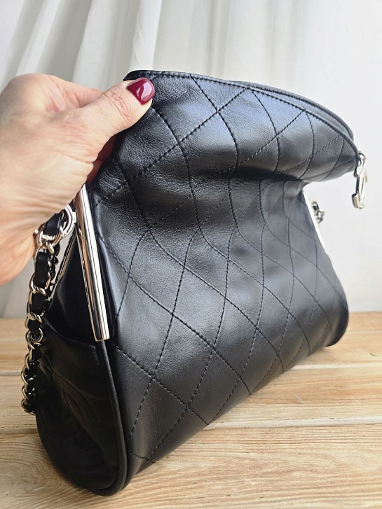 Кожаная сумка Chanel Ultimate Soft 36x23