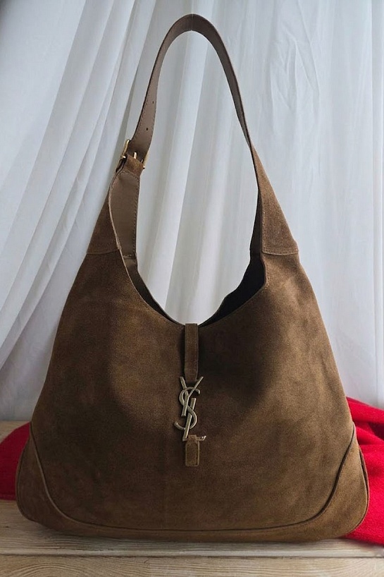 Замшевая сумка Yves Saint Laurent Le 5 a 7 39x31