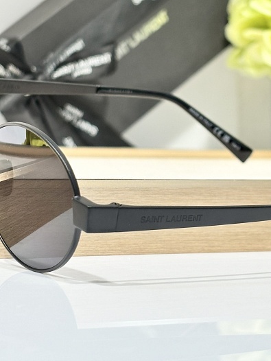 Солнцезащитные очки Yves Saint Laurent Eyewear   