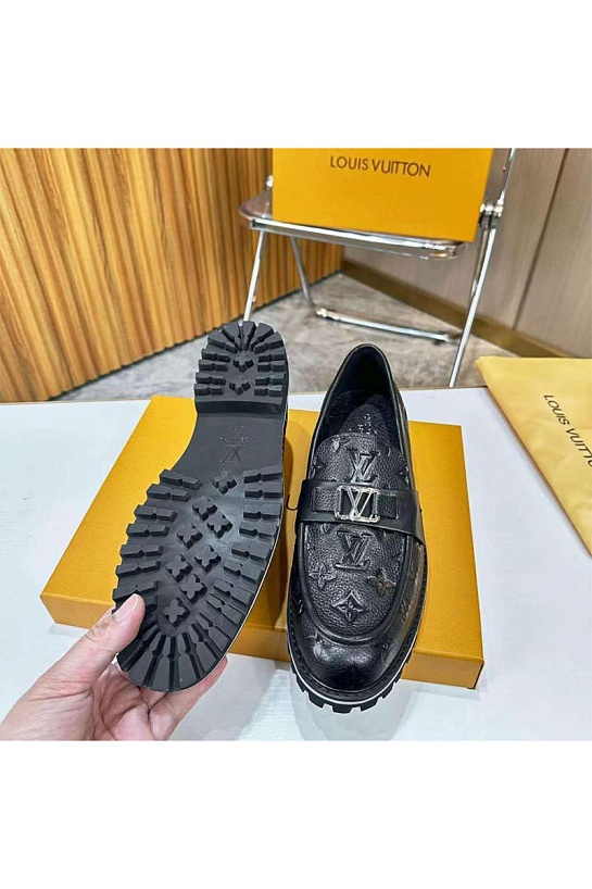 Кожаные ботинки чёрного цвета Louis Vuitton Monogram