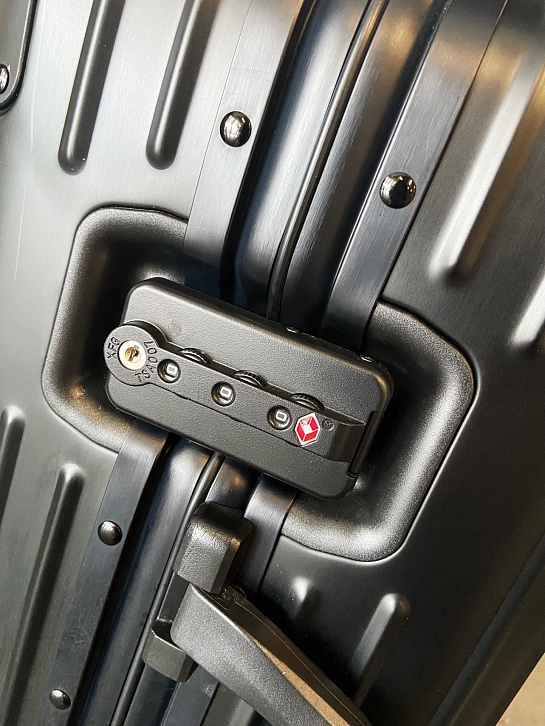 Чемодан Rimowa Aluminum S Premium 54x36x23 см