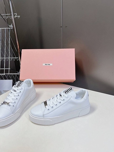 Женские белые кроссовки MIU MIU   