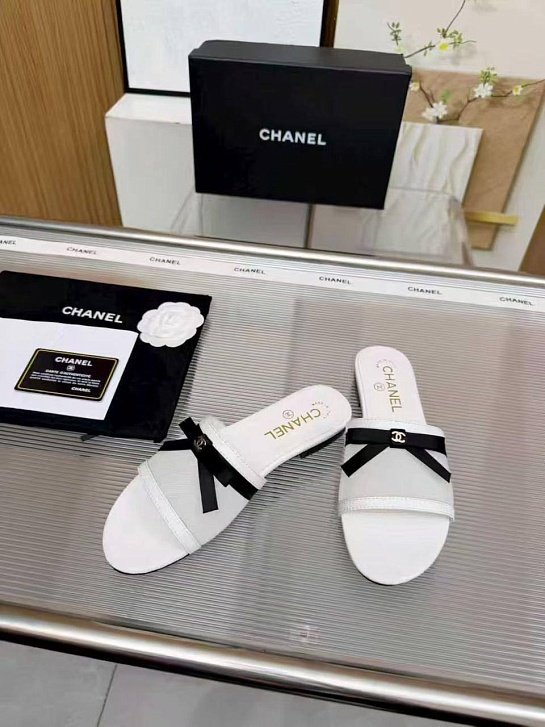 Женские кожаные шлёпанцы Chanel premium