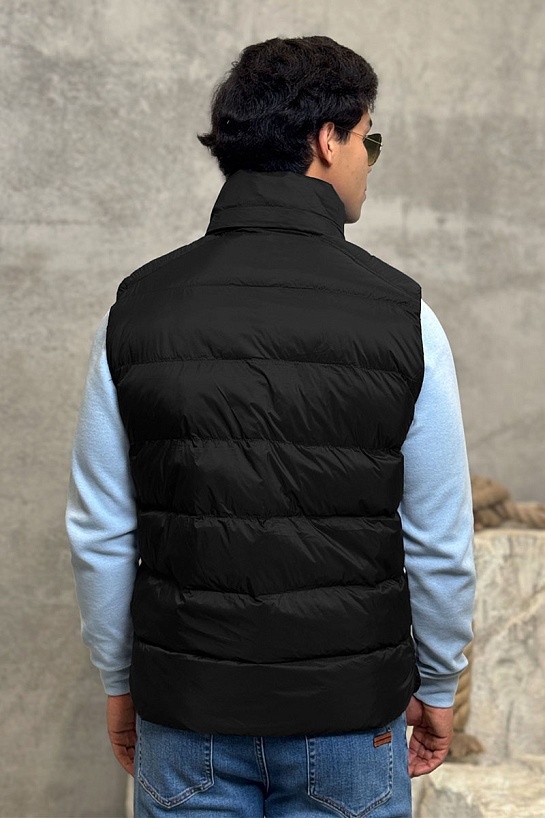Чёрный жилет Moncler Herniaire logo-patch