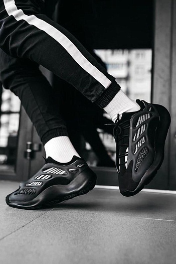 Кроссовки Adidas Yeezy Boost 700 V3 "Alvah"   