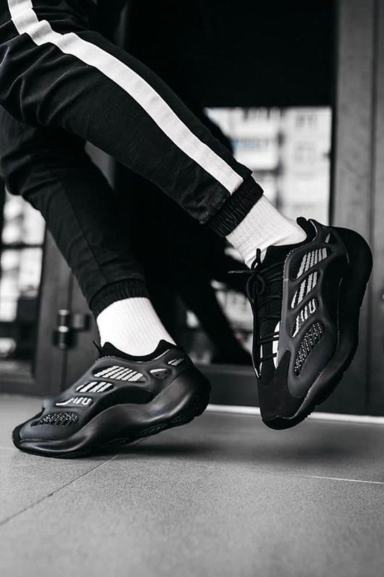 Кроссовки Adidas Yeezy Boost 700 V3 "Alvah"