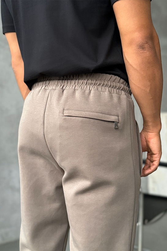Спортивные штаны бежевого цвета Tommy Jeans logo-embroidered
