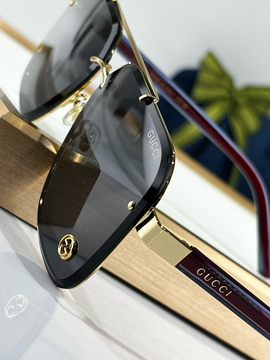Солнцезащитные очки Gucci GG