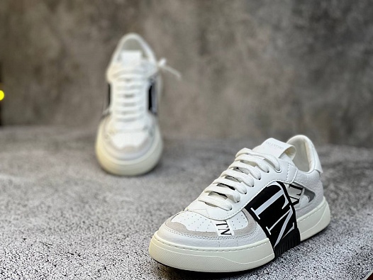 Женские кожаные кроссовки Valentino Gavani   