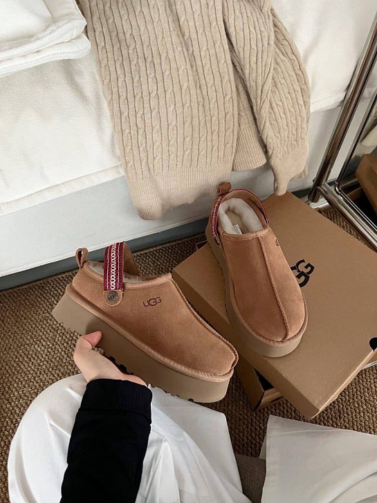 Замшевые женские слиперы с мехом UGG Lanah