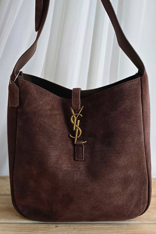 Женская замшевая сумка Yves Saint Laurent 37x29 см