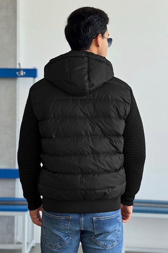 Чёрная куртка Hugo Boss с вязаными рукавами