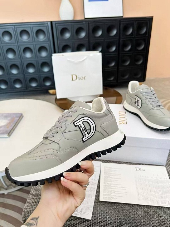 Женские серые кроссовки Dior C'est