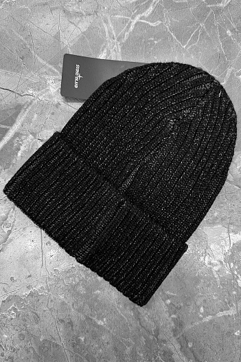 Чёрная шапка Stone Island compass-patch   