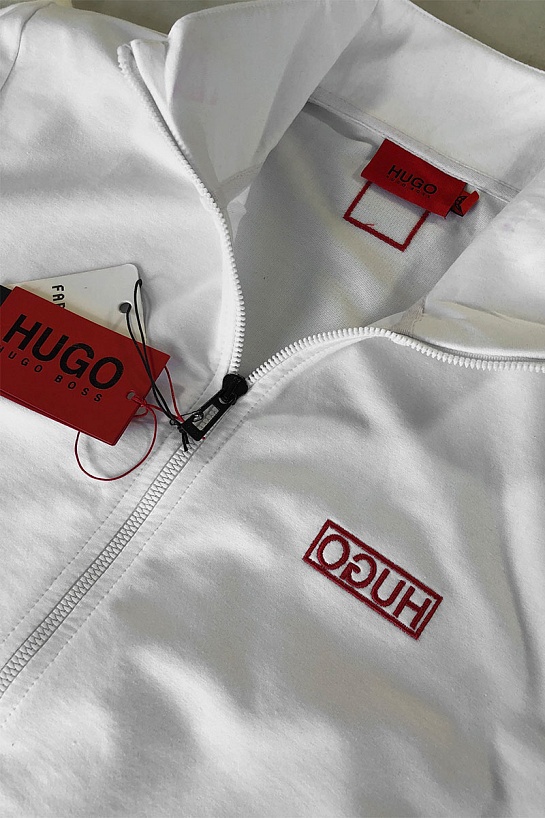Мужской чёрно-белый костюм Hugo Boss