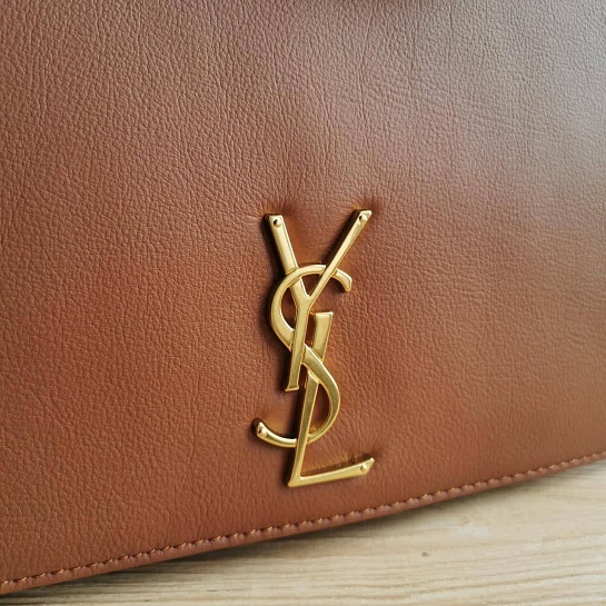 Женская кожаная сумка Yves Saint Laurent 32x19 см