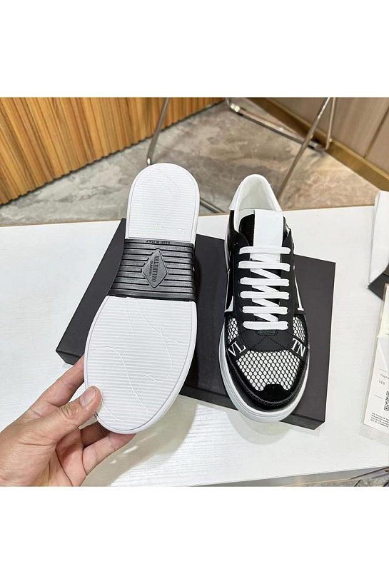 Кожаные кроссовки Valentino low-top - Black / White