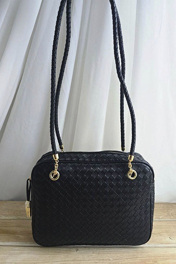 Кожаная сумка Bottega Veneta Mckenzie 27x13 см   